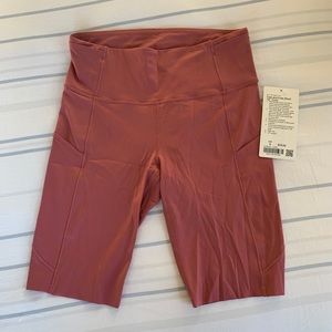 BNWT Fast and Free 10" short, size 8, GORGEOUS